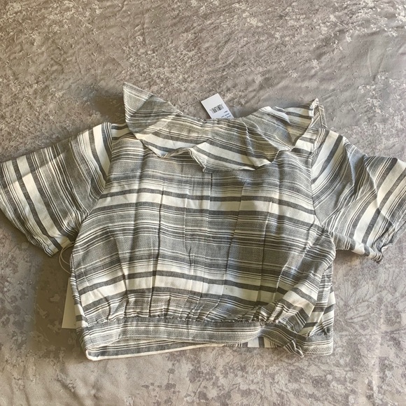 NEW REVOLVE Tularosa Selma Wrap Ruffle Crop Top - Picture 8 of 10